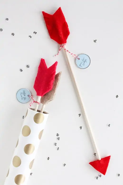 DIY Valentine arrow and quiver